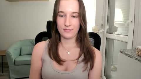 Oliwiaa2004 online show from 12/16/24, 07:32