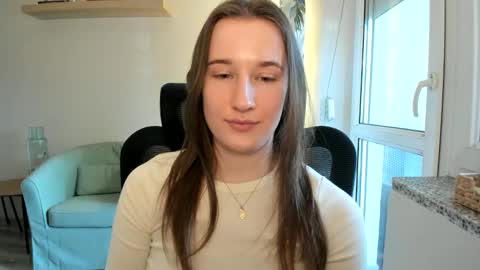 Oliwiaa2004 online show from 03/05/25, 01:06