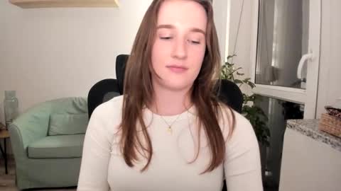 Oliwiaa2004 online show from 09/15/25, 08:53