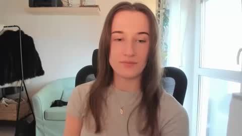 Oliwiaa2004 online show from 04/14/26, 12:44