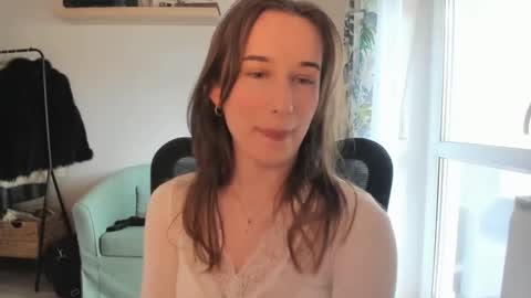 Oliwiaa2004 online show from 04/16/26, 12:06