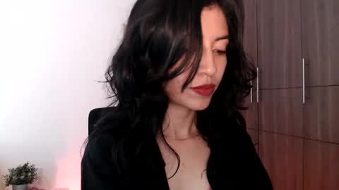 Snapshot of oliviaaa__ chatting on 01/03/25, 05:42 oliviaaa__ online show from 01/03/25, 05:42