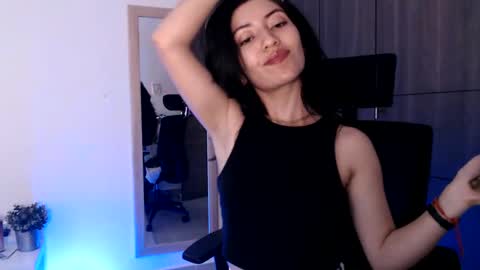 Snapshot of oliviaaa__ chatting on 01/18/25, 07:15 oliviaaa__ online show from 01/18/25, 07:15