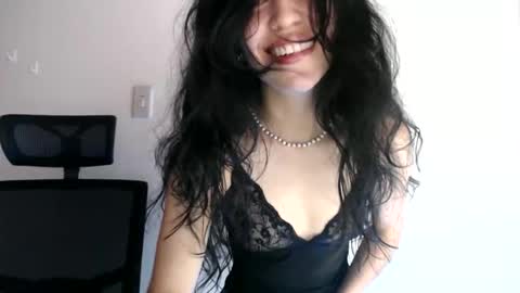oliviaaa__ online show from 02/08/26, 03:59