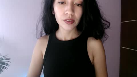 Snapshot of oliviaaa__ chatting on 05/26/26, 04:25 oliviaaa__ online show from 05/26/26, 04:25