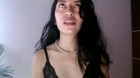 Snapshot of oliviaaa__ chatting on 05/27/26, 04:04 oliviaaa__ online show from 05/27/26, 04:04