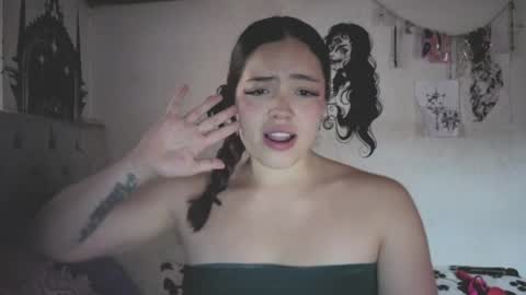 oliviabluee10 online show from 03/25/26, 10:27