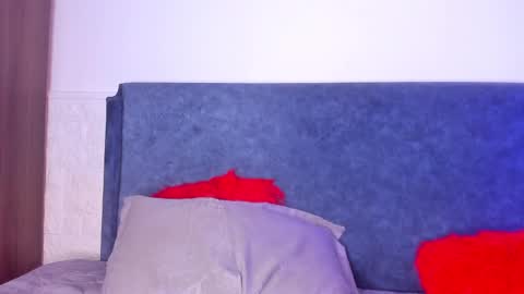 Snapshot of oliviabrady1 chatting on 12/19/24, 01:07 OLIVIA online show from 12/19/24, 01:07