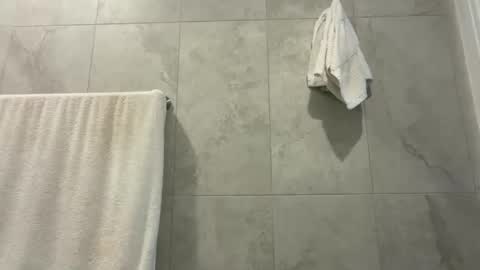 Olivia Brookes online show from 11/11/25, 08:31