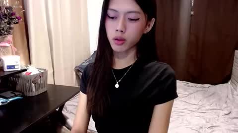 oliviaknightx online show from 11/17/25, 03:40