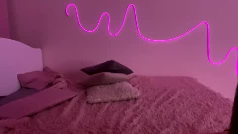 Olivia online show from 12/12/24, 05:37