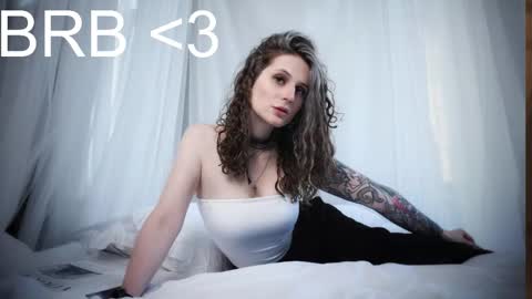 Liv online show from 11/19/25, 02:22