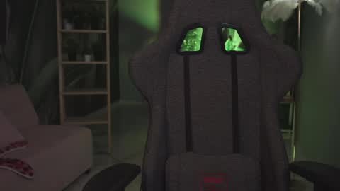 Liv online show from 04/13/26, 01:22