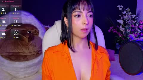 Olivia Mcneill  online show from 02/05/25, 01:00