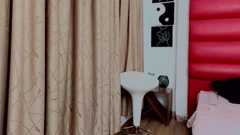 OliviaMonroe online show from 11/20/25, 04:56