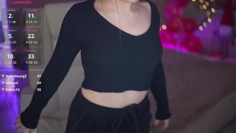 Snapshot of oliviamoore_ chatting on 02/17/26, 06:47 Olivia online show from 02/17/26, 06:47