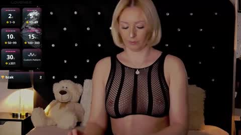 Snapshot of oliviashaw23 chatting on 01/30/25, 08:32 Olivia online show from 01/30/25, 08:32