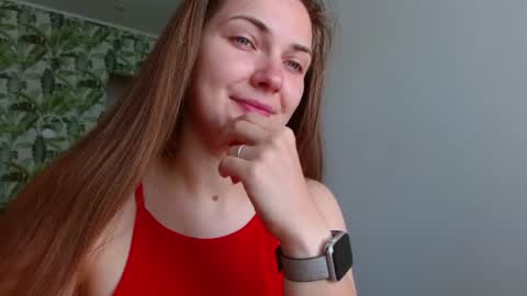 Snapshot of oliviashiny chatting on 06/15/26, 04:25 Olivia online show from 06/15/26, 04:25