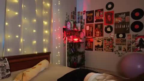 Kylie online show from 12/05/25, 10:24