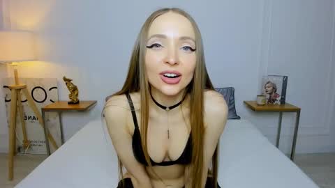 Olivia online show from 03/12/25, 05:46