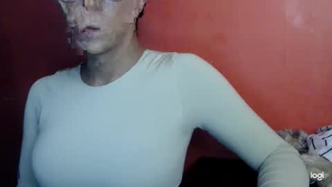 oliviazalabaria online show from 02/16/26, 12:29