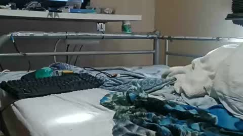 olivier_21 online show from 11/22/25, 12:26