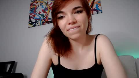 Snapshot of olivka_flower chatting on 01/11/25, 12:33 Angelina Lina online show from 01/11/25, 12:33