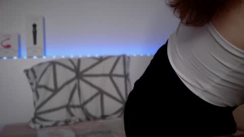 Snapshot of olivka_flower chatting on 01/30/25, 09:58 Angelina Lina online show from 01/30/25, 09:58