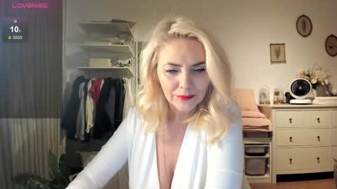 Snapshot of ollalla7 chatting on 11/02/25, 06:43 ollalla7 online show from 11/02/25, 06:43