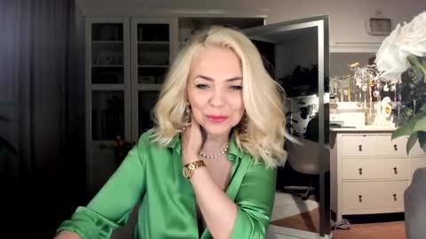 ollalla7 online show from 04/12/26, 08:25