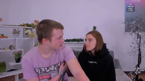 Snapshot of ollistiw chatting on 12/08/24, 08:04 Olli and Stiw online show from 12/08/24, 08:04