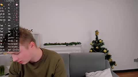 Snapshot of ollistiw chatting on 12/24/24, 08:38 Olli and Stiw online show from 12/24/24, 08:38