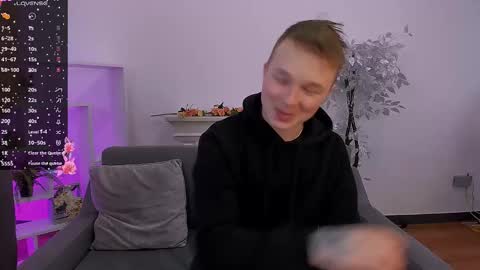 Snapshot of ollistiw chatting on 02/28/25, 09:47 Olli and Stiw online show from 02/28/25, 09:47