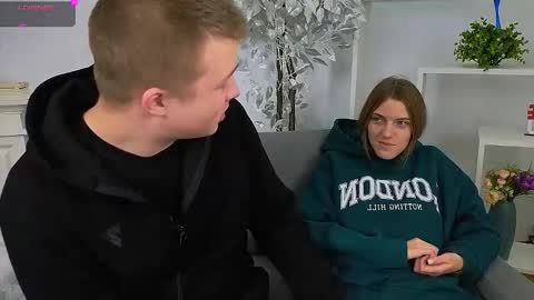 Snapshot of ollistiw chatting on 10/27/25, 07:34 Olli and Stiw online show from 10/27/25, 07:34