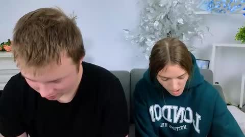 Snapshot of ollistiw chatting on 11/30/25, 08:07 Olli and Stiw online show from 11/30/25, 08:07