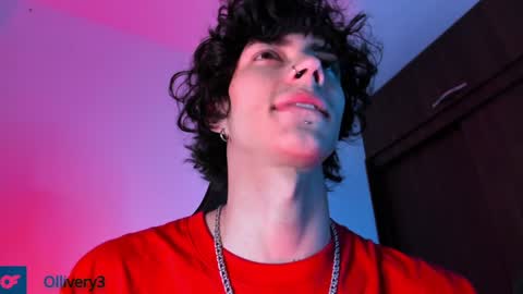 Snapshot of olliver___y chatting on 01/04/25, 04:23 online show from 01/04/25, 04:23