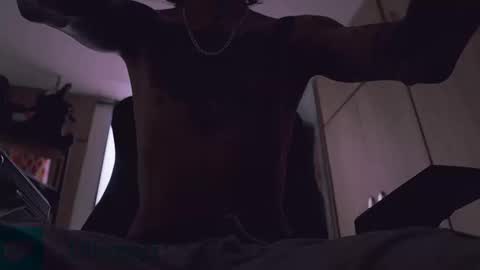 Snapshot of olliver___y chatting on 09/16/25, 10:11 online show from 09/16/25, 10:11