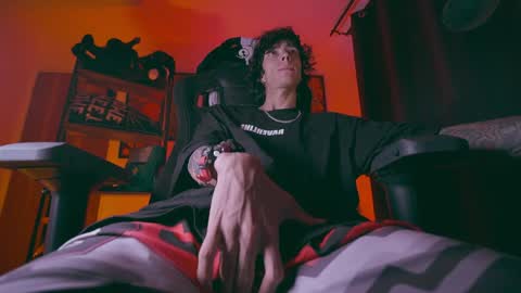     online show from 04/12/26, 01:54