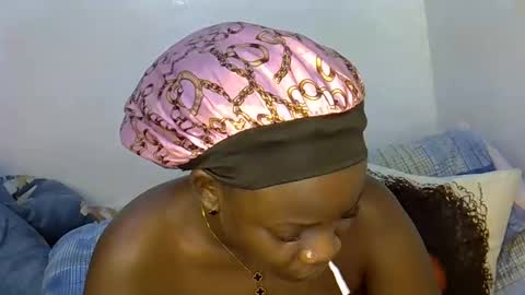 Snapshot of ollleina chatting on 02/06/26, 06:55 ollleina online show from 02/06/26, 06:55