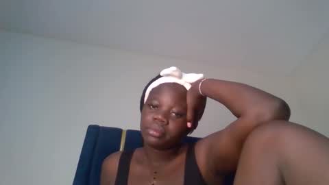 Snapshot of ollleina chatting on 03/12/26, 08:53 ollleina online show from 03/12/26, 08:53