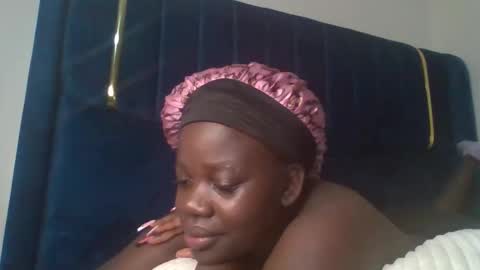 Snapshot of ollleina chatting on 03/19/26, 09:30 ollleina online show from 03/19/26, 09:30