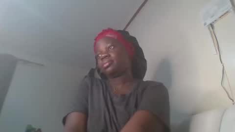 Snapshot of ollleina chatting on 03/21/26, 06:44 ollleina online show from 03/21/26, 06:44