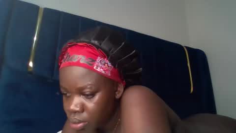 Snapshot of ollleina chatting on 04/05/26, 07:00 ollleina online show from 04/05/26, 07:00