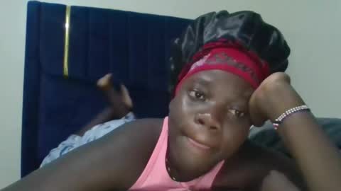 Snapshot of ollleina chatting on 04/16/26, 01:17 ollleina online show from 04/16/26, 01:17