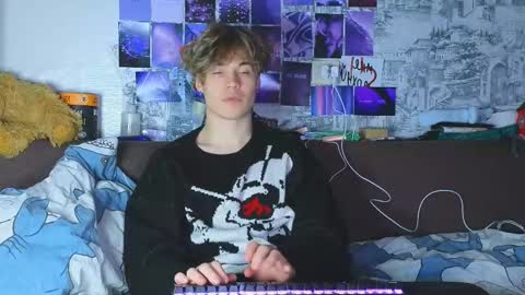 Snapshot of ololkd chatting on 02/09/25, 08:24 Tony online show from 02/09/25, 08:24