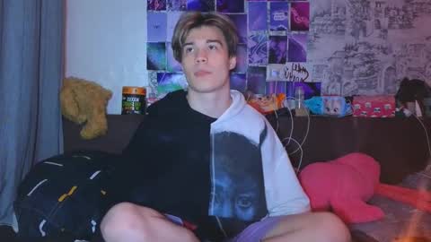 Snapshot of ololkd chatting on 02/14/25, 08:15 Tony online show from 02/14/25, 08:15