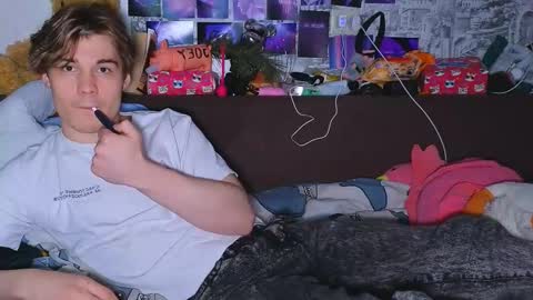 Snapshot of ololkd chatting on 03/02/25, 08:18 Tony online show from 03/02/25, 08:18