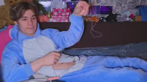 Snapshot of ololkd chatting on 03/06/25, 07:54 Tony online show from 03/06/25, 07:54