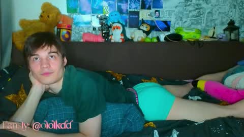 Snapshot of ololkd chatting on 09/13/25, 08:19 Tony online show from 09/13/25, 08:19