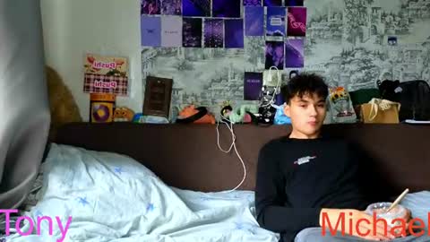 Snapshot of ololkd chatting on 06/17/26, 07:22 Tony online show from 06/17/26, 07:22